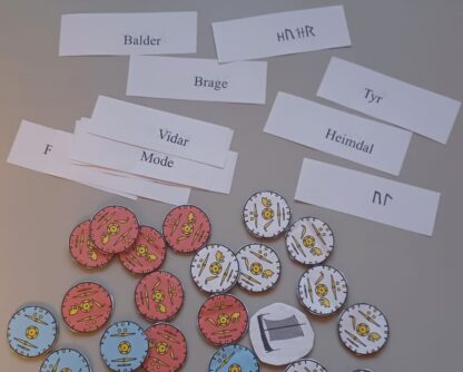 Ragnarök PnP spel. Delar av ett färdigtillverkat med exempel på ordkorten.